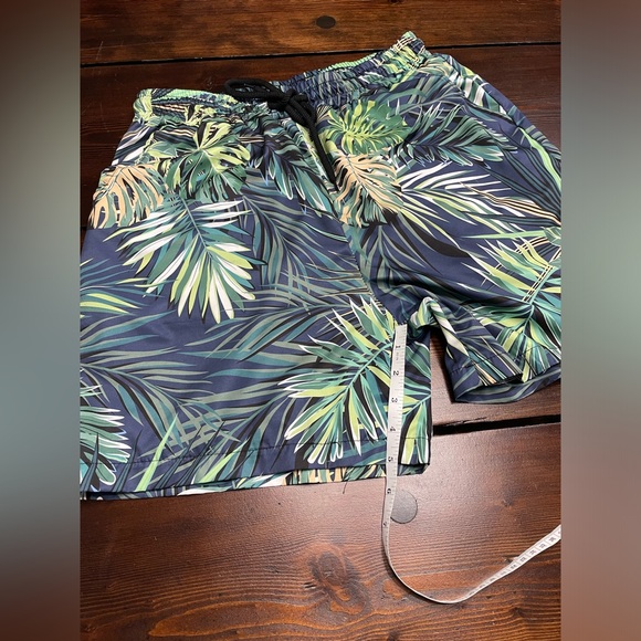 Men’s Size Medium Swim Trunks Board Shorts Not Lined Floral Palm Drawstring - Picture 9 of 11